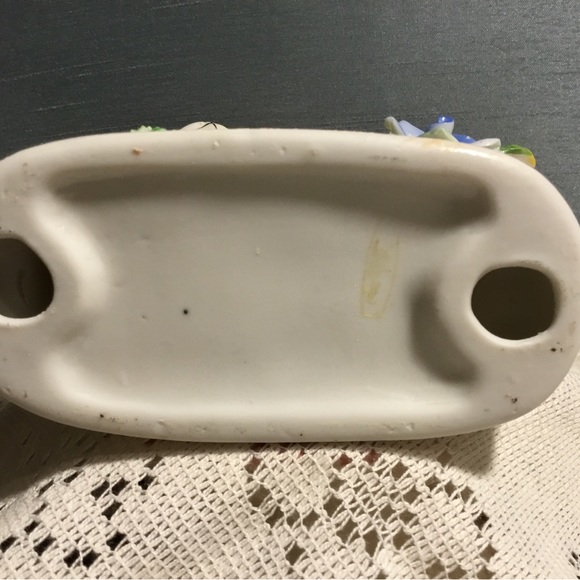 Vintage Kitschy Bear with Flowers and Pot **Rare - Picture 10 of 10